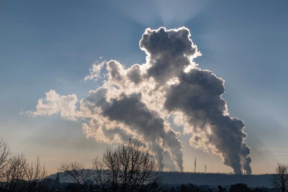 Agenda 2030: UE va legifera o industrie cu zero emisie netă de gaze cu efect de seră